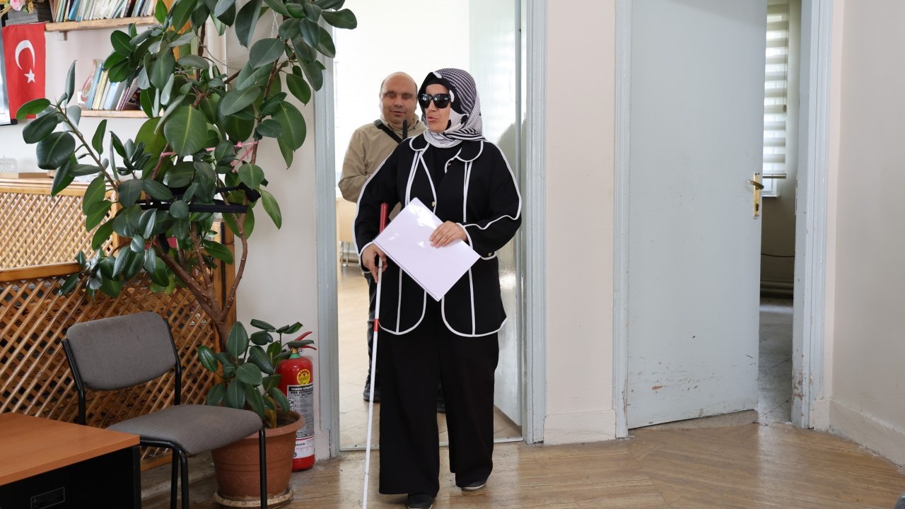 Foto - 11. kitabını çıkardı: Görme engelli öğretmen ve eşi engel tanımıyor
