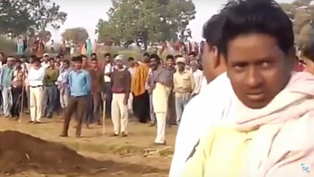 Foto - 11 saattir toprağı kazan filin çıkardığı şey tüm köyü şaşkına uğrattı! Böylesi beklenmiyordu