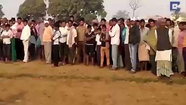 Foto - 11 saattir toprağı kazan filin çıkardığı şey tüm köyü şaşkına uğrattı! Böylesi beklenmiyordu