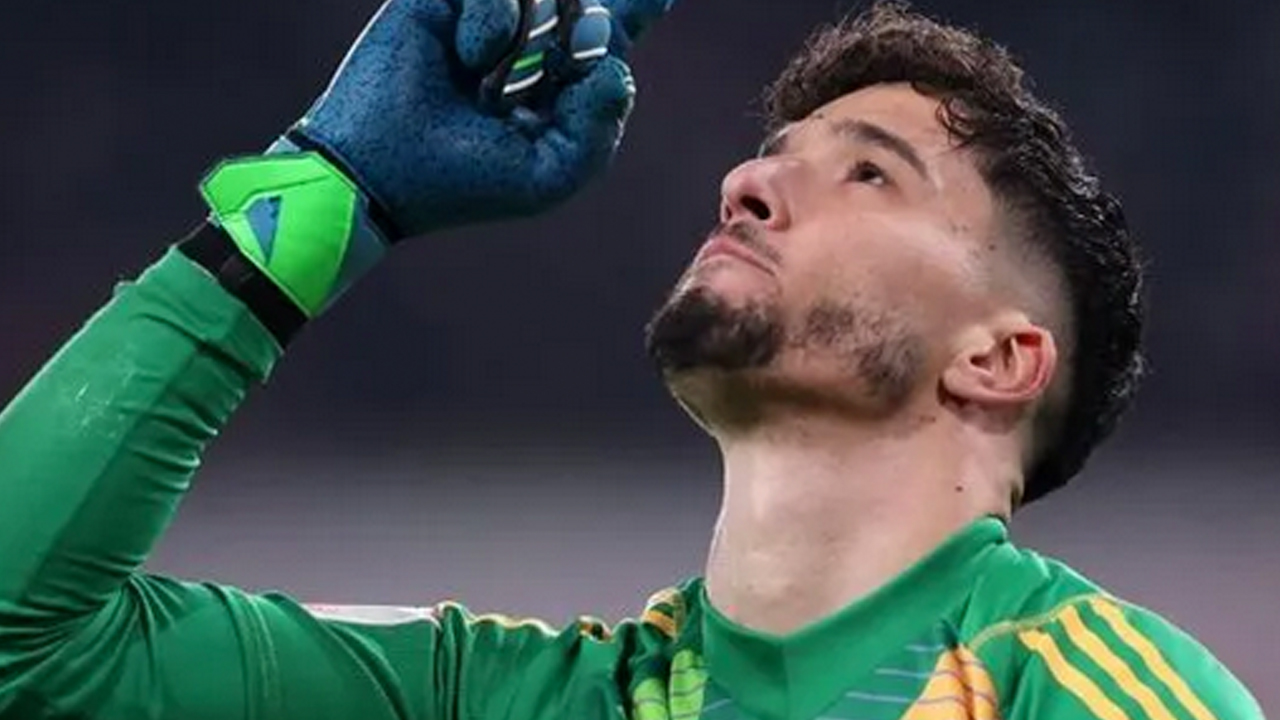 Foto - 11 yıl sonra ilk kaleci artık O! İngiliz takımın taraftarı havaya uçuruldu… Hepsi Milli yıldızın…