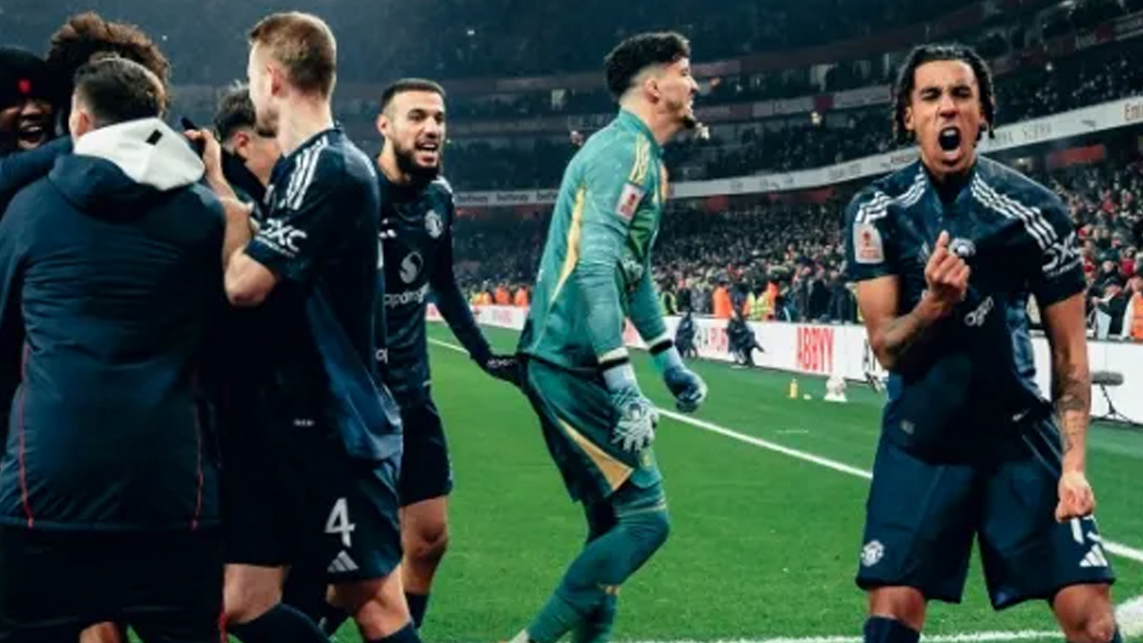 Foto - 11 yıl sonra ilk kaleci artık O! İngiliz takımın taraftarı havaya uçuruldu… Hepsi Milli yıldızın…