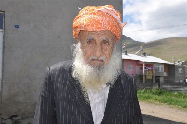 Foto - 111 yaşındaki Zübeyir amcanın bakın kaç torunu var!