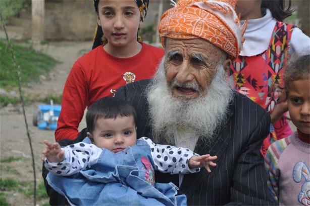 Foto - 111 yaşındaki Zübeyir amcanın bakın kaç torunu var!