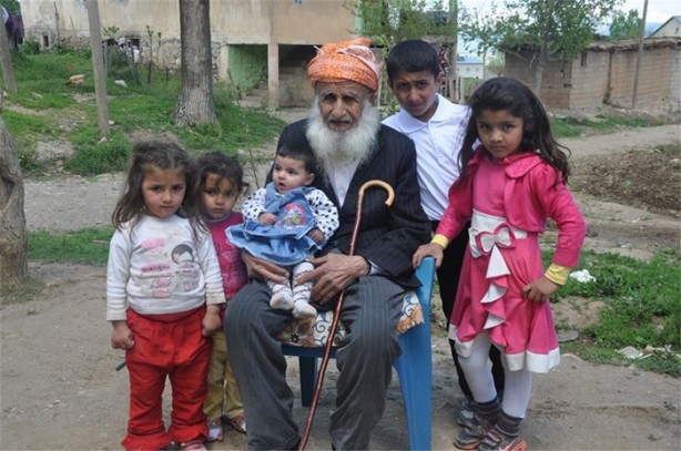 Foto - 111 yaşındaki Zübeyir amcanın bakın kaç torunu var!