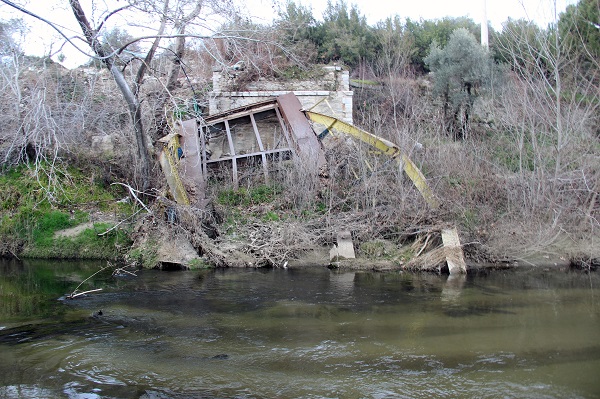 Foto - 114 sene önce inşa edildi, kazada yıkıldı! Tarihi köprü 15 yıldır bu halde