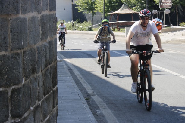 Foto - 116 bisikletçi 15 Temmuz şehitlerini anmak için pedal çevirdi