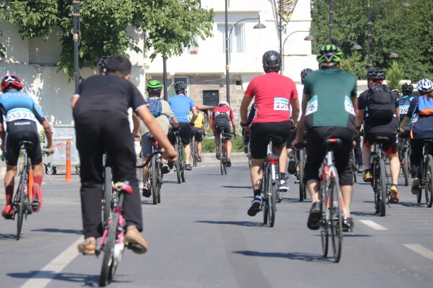 Foto - 116 bisikletçi 15 Temmuz şehitlerini anmak için pedal çevirdi