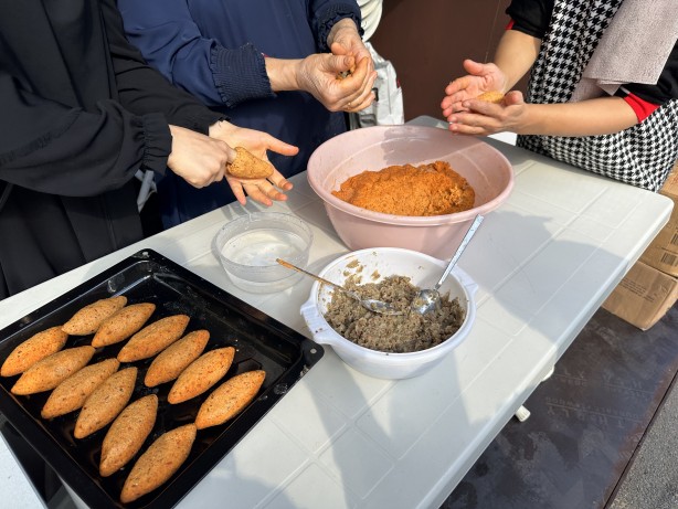 Foto - 12 dakika 63 içli köfte yapıldı! 4 gün boyunca 1 ton çiğ köfte dağıtılacak