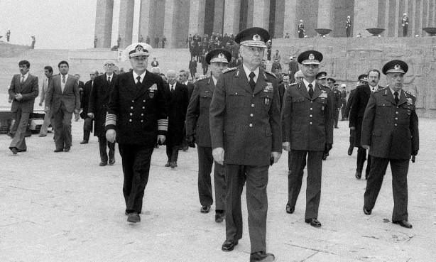 Foto - 12 Eylül cuntasına Demirel mi yol verdi?