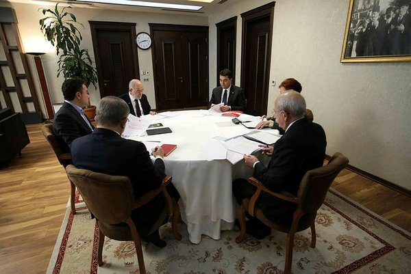 Foto - 12. kez toplanan 'Altılı Koalisyon' önemli bir karar aldı!