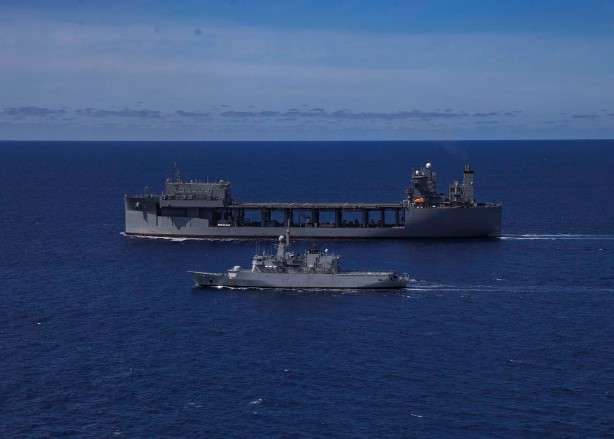 Foto - 120 savaş gemisi, onlarca denizaltı ve savaş gemisi bölgedeyken skandal çağrı: Türkiye'nin yanına kurulsun