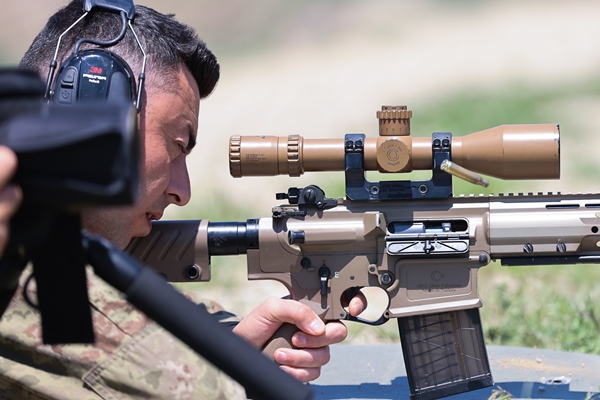 Foto - 1200 metreden tam isabet... Düşmana göz açtırmıyorlar