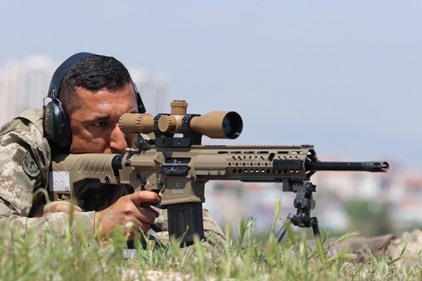 Foto - 1200 metreden tam isabet... Düşmana göz açtırmıyorlar