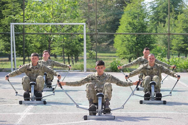 Foto - 1200 metreden tam isabet... Düşmana göz açtırmıyorlar