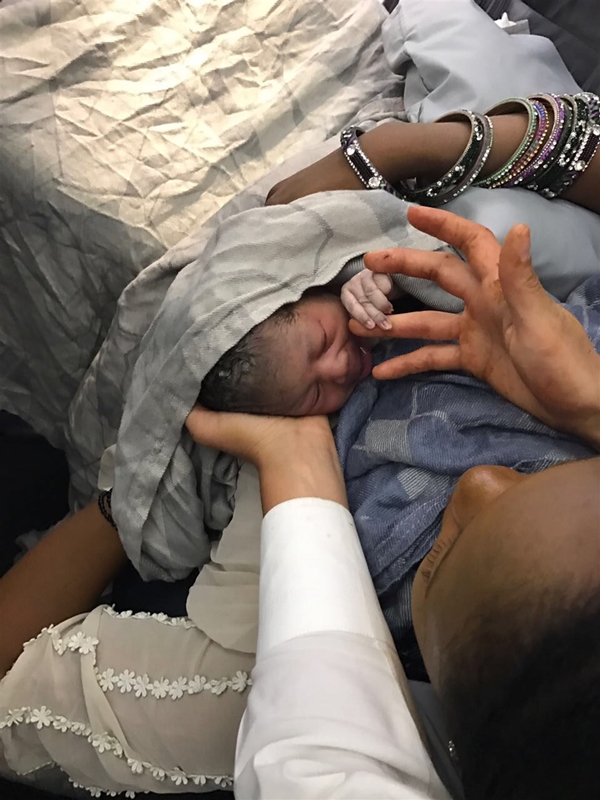 Foto - 13 bin metre yükseklikte kulağına ezan okundu