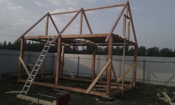 Foto - 13 yaşında ev inşa etti!