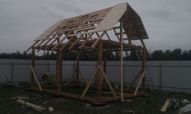 Foto - 13 yaşında ev inşa etti!