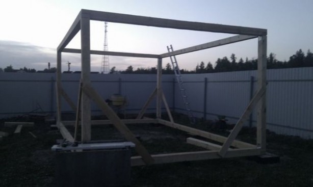 Foto - 13 yaşında ev inşa etti!