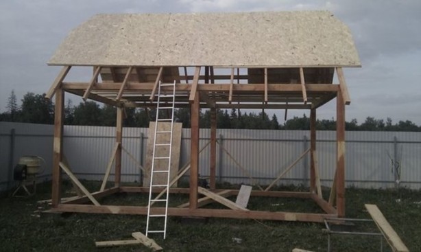 Foto - 13 yaşında ev inşa etti!