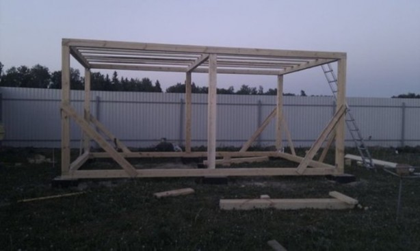 Foto - 13 yaşında ev inşa etti!