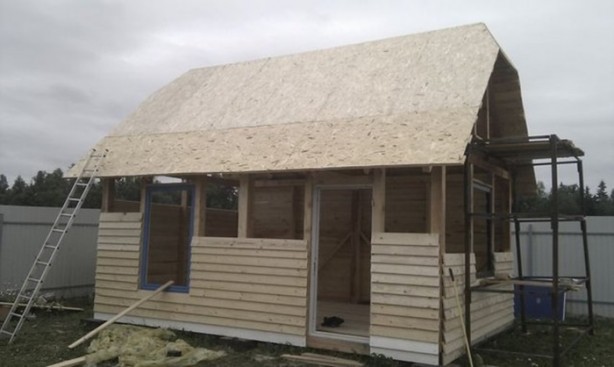 Foto - 13 yaşında ev inşa etti!