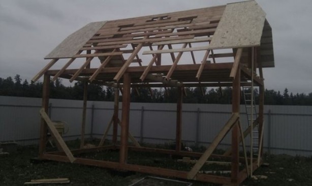 Foto - 13 yaşında ev inşa etti!