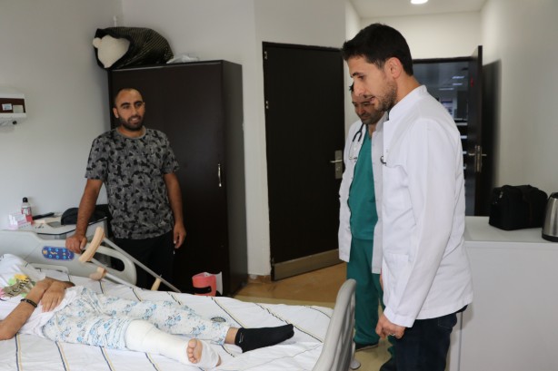 Foto - 14 ameliyat sonrası güzel haber! Bacağı kopan kız çocuğu 4 ay sonra adım attı