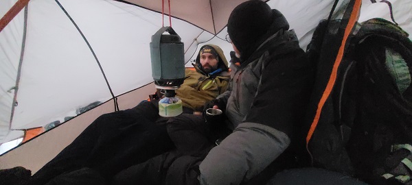 Foto - -14 derecede uçurum kıyısına çadır kurdular