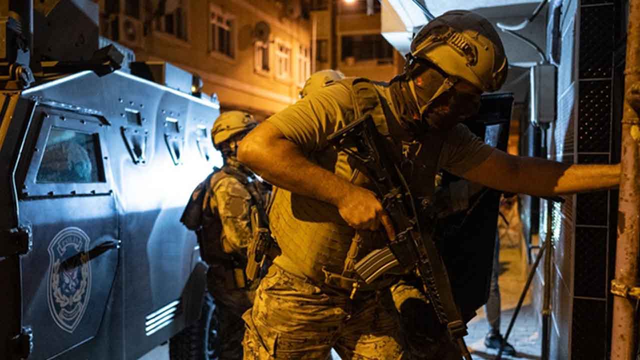 14 ilde büyük operasyon! 324 kişi tutuklandı, el konulan para dudak uçuklattı