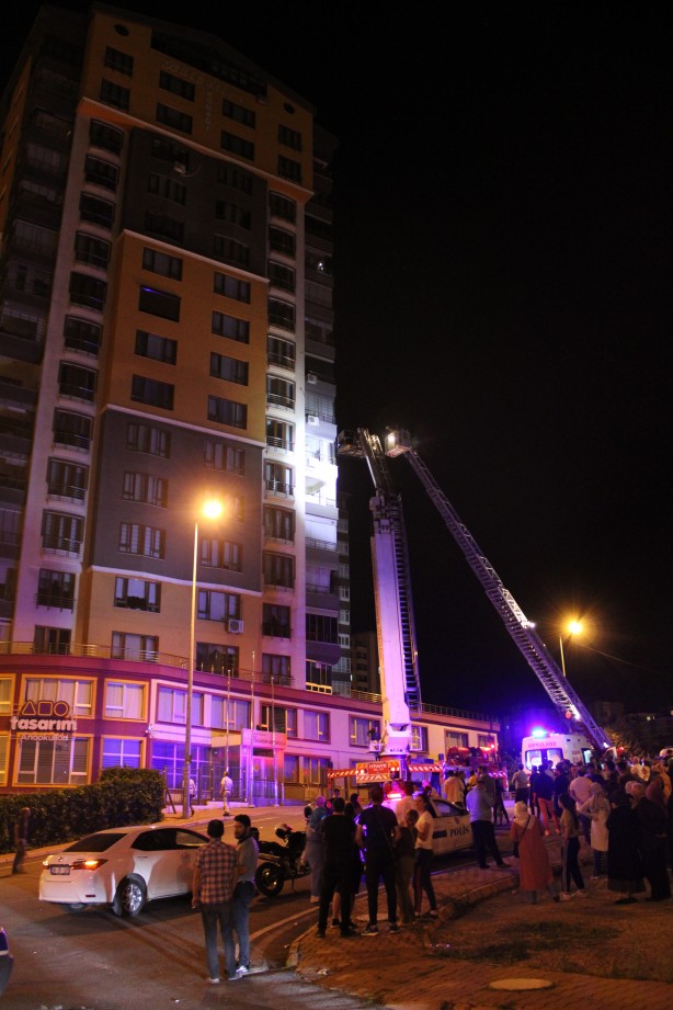 Foto - 14 katlı binada korkutan yangın: 16 kişi hastanelik oldu