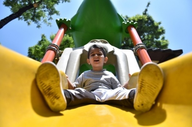 Foto - 14 yaş altındaki çocuklar 40 gün sonra parklara akın etti