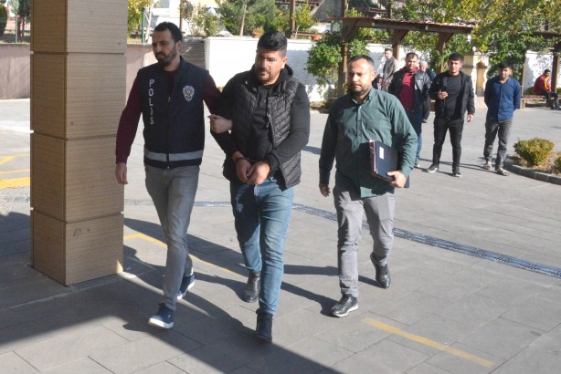 Foto - 14 yaşındaki İmam Hatip öğrencisinin taktığı Filistin şalına dil uzatmıştı! O hazımsızın sonu bakın ne oldu