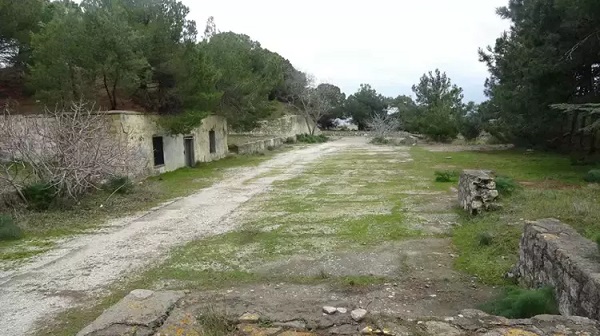 Foto - 140 yıllık tabya kaderine terk edildi! 2. Abdülhamit zamanında yapıldı bu hali herkesi üzdü