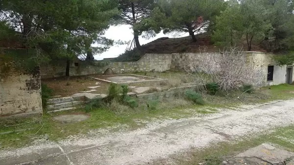 Foto - 140 yıllık tabya kaderine terk edildi! 2. Abdülhamit zamanında yapıldı bu hali herkesi üzdü