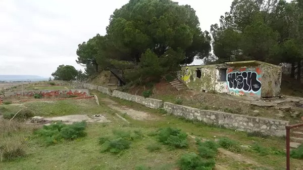 Foto - 140 yıllık tabya kaderine terk edildi! 2. Abdülhamit zamanında yapıldı bu hali herkesi üzdü