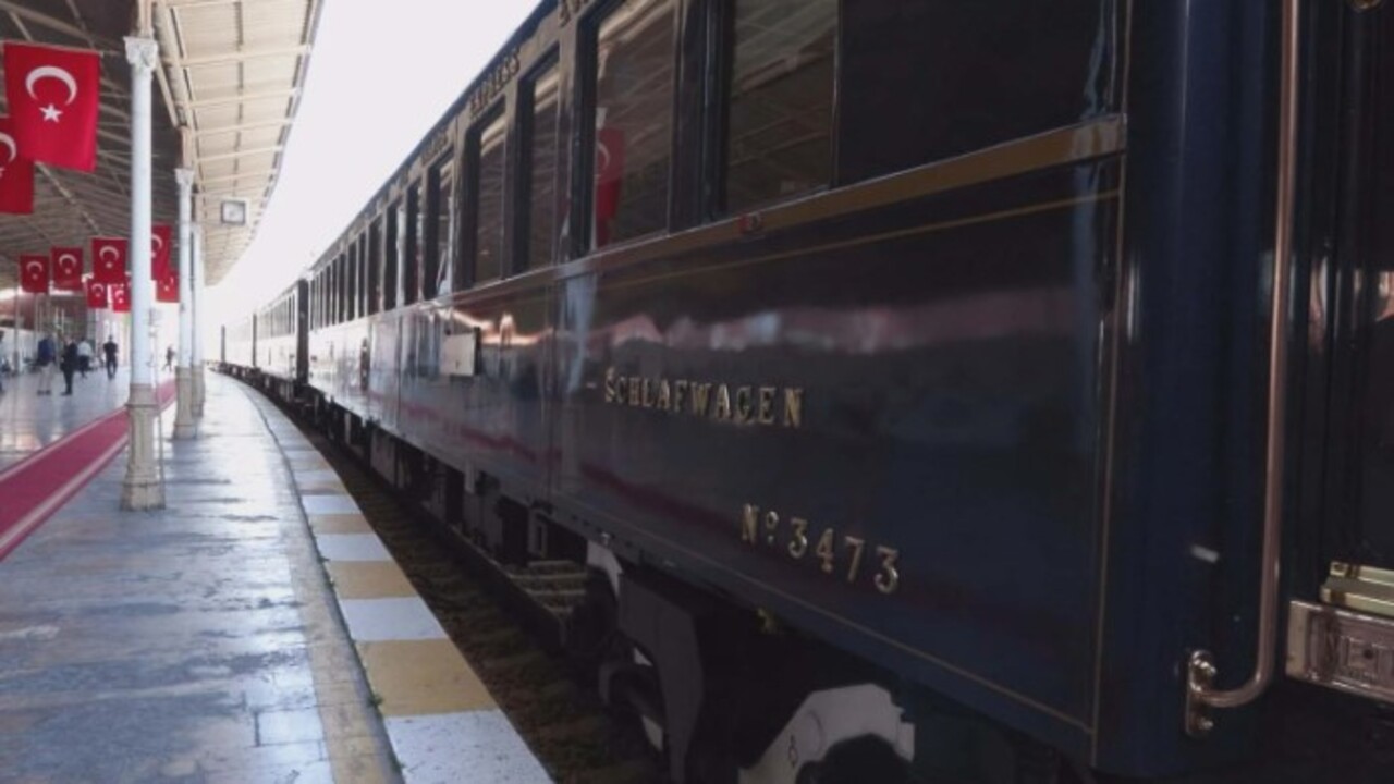 Foto - 142 yıllık tren İstanbul’a ulaştı! En ucuz biletin fiyatı dudak uçuklattı