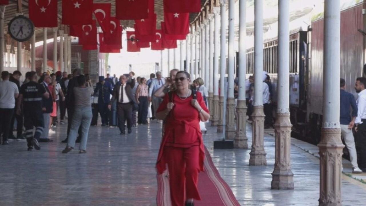 Foto - 142 yıllık tren İstanbul’a ulaştı! En ucuz biletin fiyatı dudak uçuklattı
