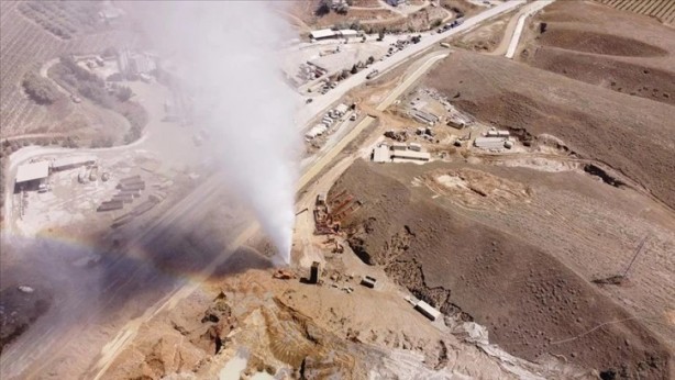 15 günden beri gaz ve su fışkırıyordu! O sondaj kuyusu kapatıldı