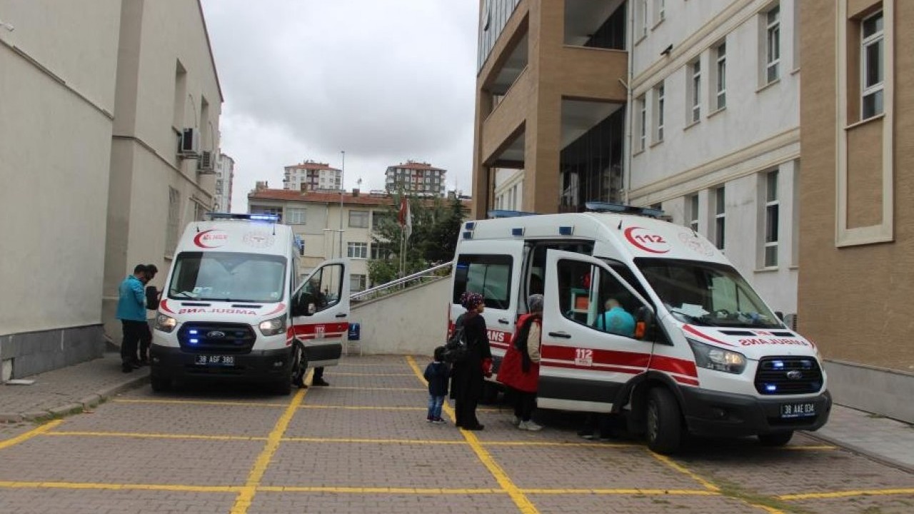 Foto - 15 kişi hastanelik! Öğrenci tuşa bastı okul karıştı