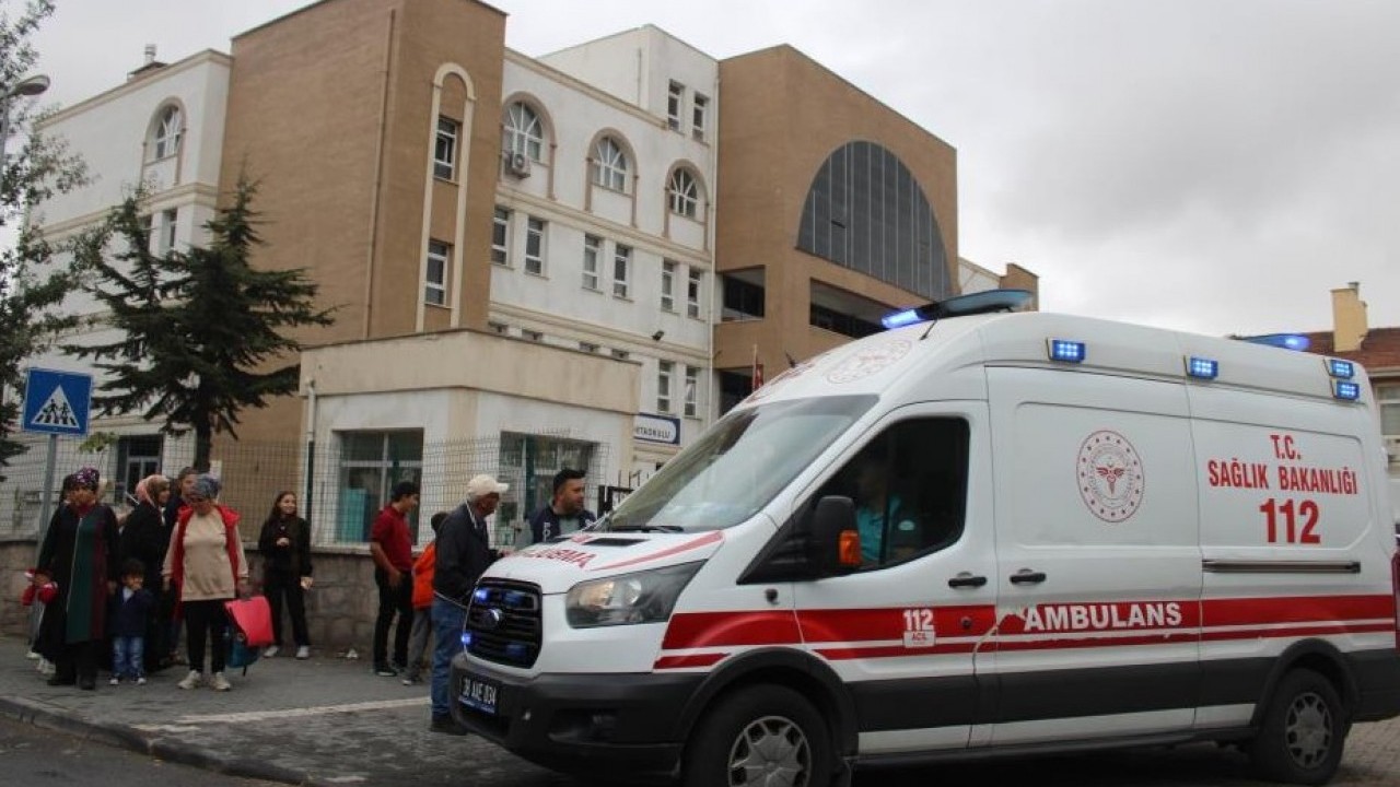 15 kişi hastanelik! Öğrenci tuşa bastı okul karıştı