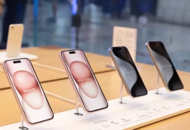 Foto - 15 Pro Max değil! En hızlı iPhone modeli şaşırttı!