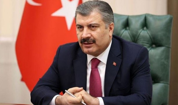 Foto - BAKAN KOCA DA HER FIRSATTA UYARIYOR Sağlık Bakanı Fahrettin Koca da kontrollü sosyal hayatın salgına karşı yeni bir hayat tarzı olduğunu belirterek, koronavirüs riskinin azaltmasının koşulunu 