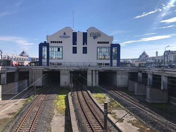 Foto - 15 Temmuz Demokrasi Otogarı'ndaki görüntü tedirgin ediyor! 'Taşlar kafamıza düşüyor'