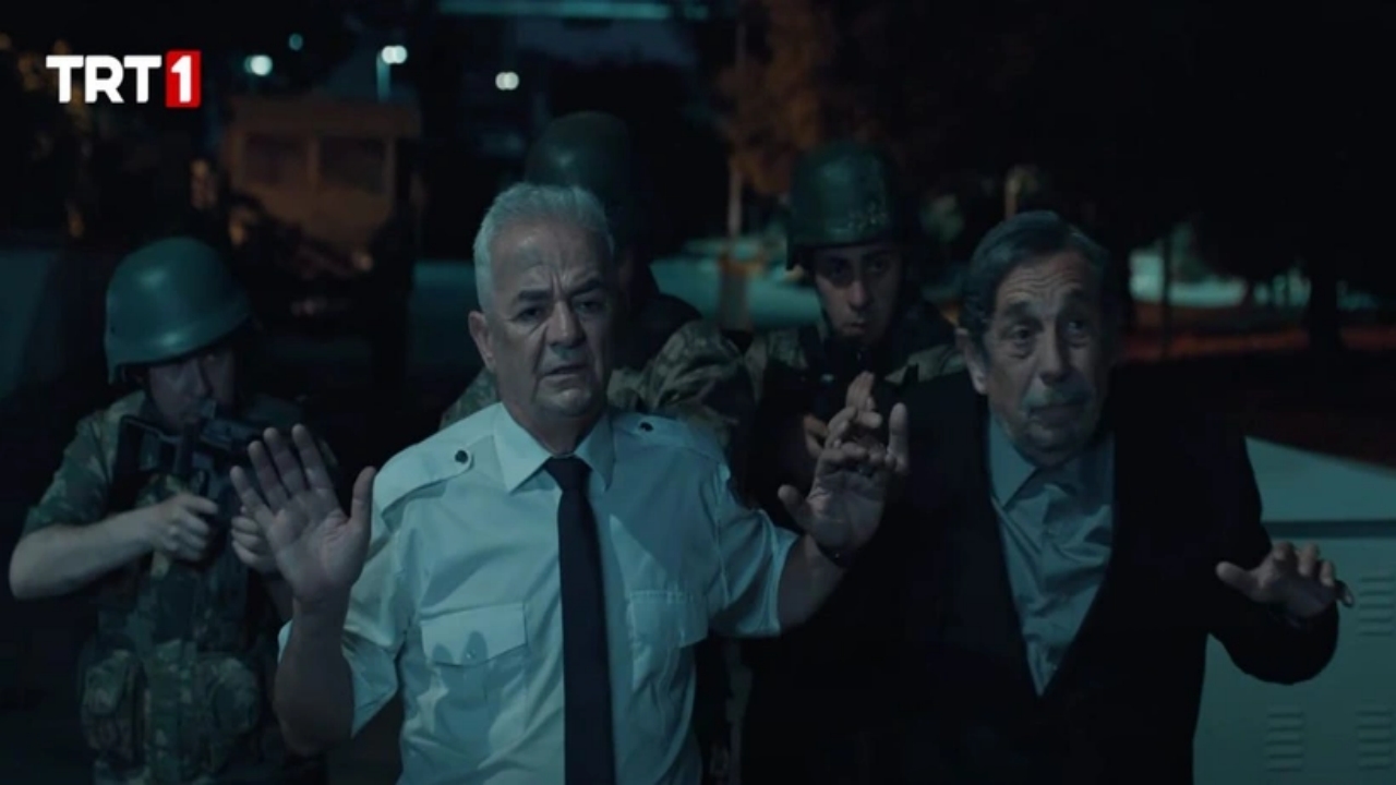 Foto - 15 Temmuz filminde oynadığı için eleştirilmişti! Kemalist Zafer Algöz’den olay çıkış