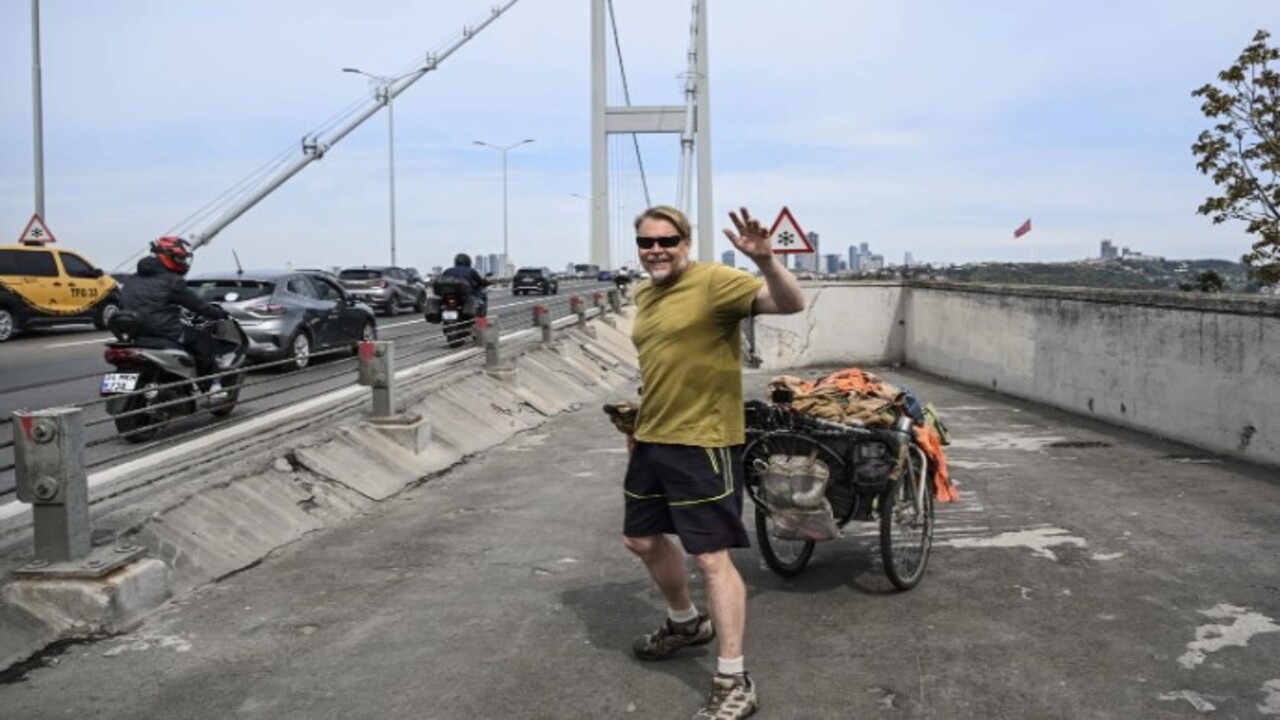 Foto - 15 Temmuz Şehitler Köprüsü’nde tarihi an! İngiliz gezgin yürüyerek Avrupa'ya geçti