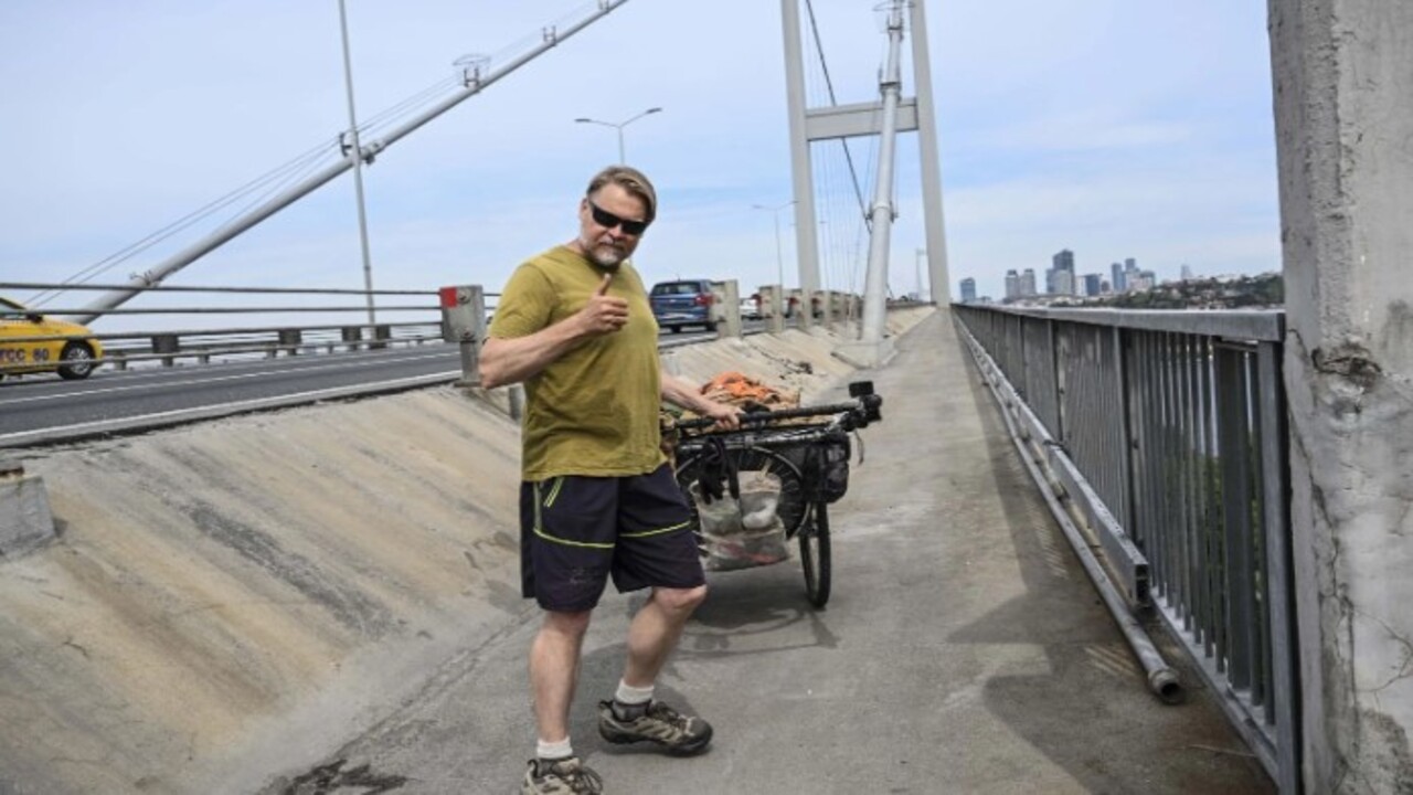 Foto - 15 Temmuz Şehitler Köprüsü’nde tarihi an! İngiliz gezgin yürüyerek Avrupa'ya geçti