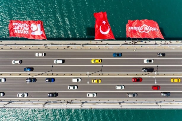 Foto - 15 Temmuz Şehitler Köprüsü'ne Türk bayrağı asıldı