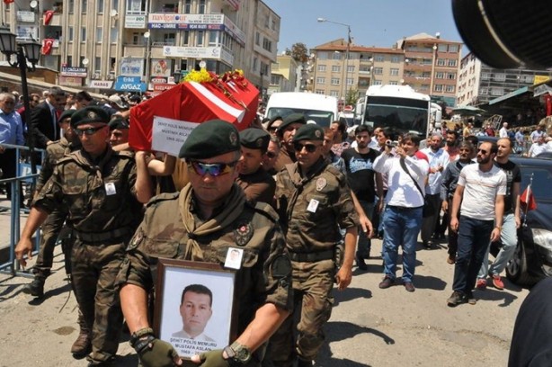 Foto - 15 Temmuz şehitleri son yolculuğuna uğurlandı