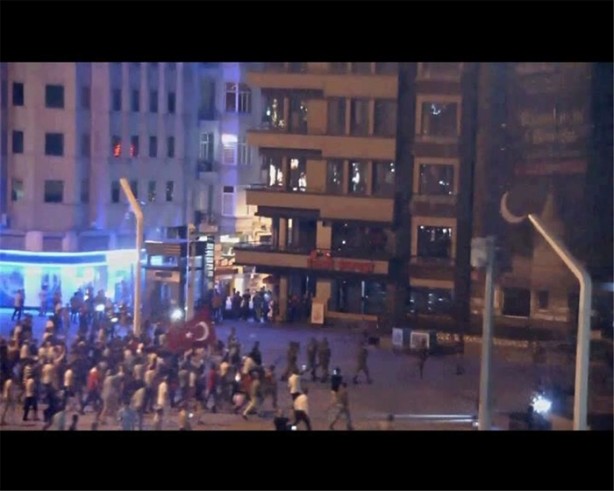 Foto - 15 Temmuz'da Taksim'de neler yaşandı?