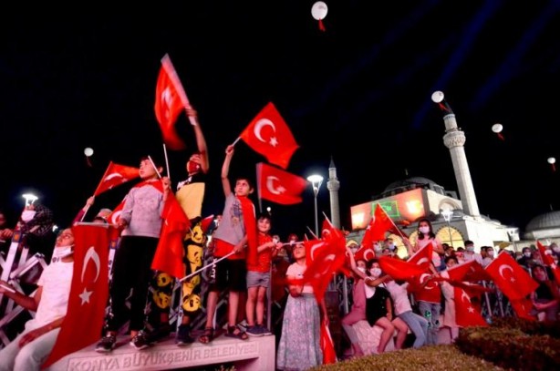 Foto - 15 Temmuz'un yıldönümünde milyonlar meydanları boş bırakmadı